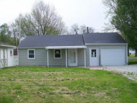 36 W 42nd St, Anderson, IN 46013 