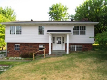 7222 Oaklawn Dr, Newburgh, IN 47630 