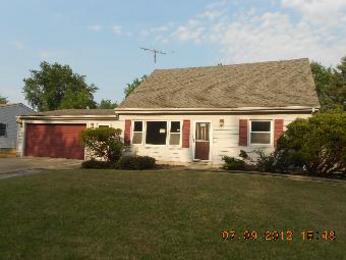 767 Fox River Rd, Valparaiso, IN 46385 