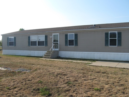 2402 Deer Lake Dr., Anderson, IN 46017 