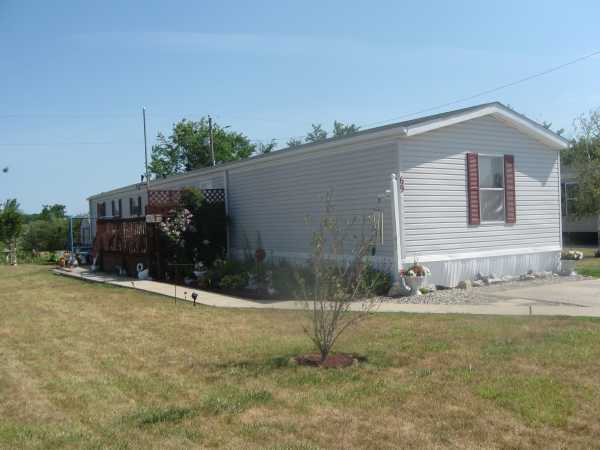 69 Woodlake Run, Yoder, IN 46798 