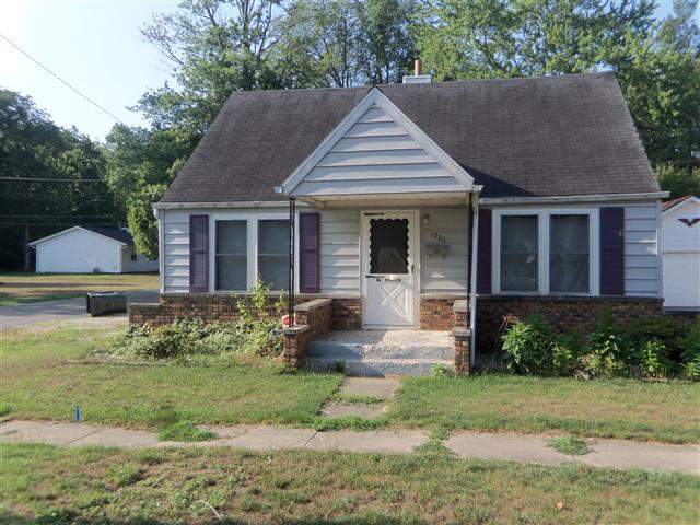 1201 Sycamore St, Plymouth, IN 46563 