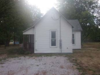 27 S. Buckley St., Shelburn, IN 47879 