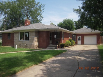 748 S Main St, Crown Point, IN 46307 