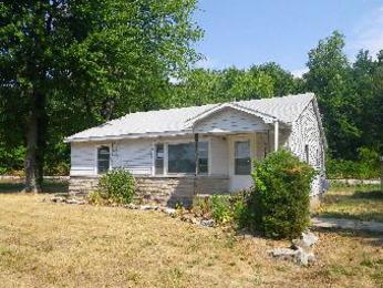 1418 E Harlan Dr, Terre Haute, IN 47802 