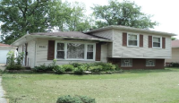 8029 Duluth St, Highland, IN 46322 