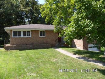1039 W 3rd St, Hobart, IN 46342 