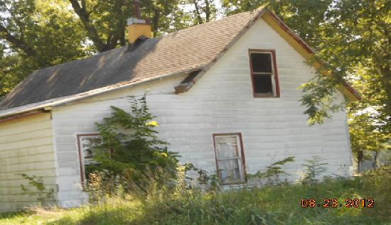 304 North Sherman, Veedersburg, IN 47987 