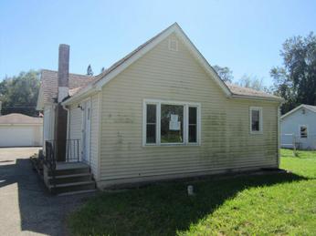 126 Elm Dr, Walkerton, IN 46574 