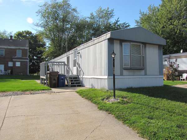 903 Chestnut Dr., Westville, IN 46391 