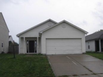 639 Day Break Dr, Greenwood, IN 46143 