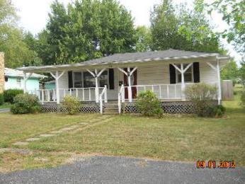 925 Woodland Ave, Scottsburg, IN 47170 