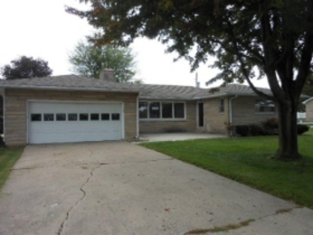 5476 N Sandy Creek Dr, Seymour, IN 47274 