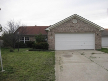 385 Polk Manor Dr, Greenwood, IN 46143 