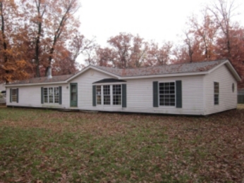 4425 Bartlett Ln, Wheatfield, IN 46392 