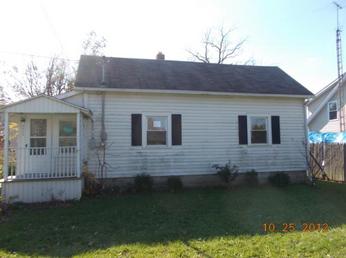 9509 E Jackson St, Selma, IN 47383 