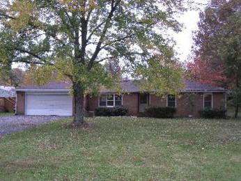 914 Henryville Bluelick Rd, Henryville, IN 47126 