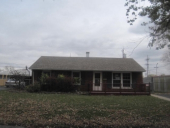 8029 Richard St, Highland, IN 46322 