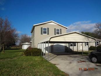 22195 Lone Oak Ln, Goshen, IN 46528 