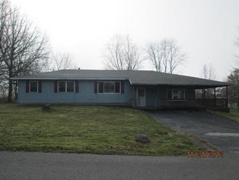2402 Thomas Rd, Valparaiso, IN 46383 