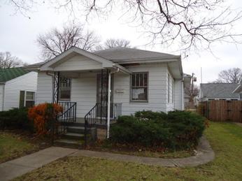 2042 Deming St., Terre Haute, IN 47803 