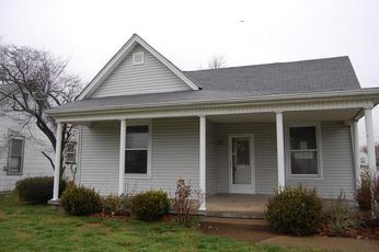 402 W Seventh St, Seymour, IN 47274 