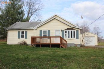 428 E 1st St, Lynnville, IN 47619 