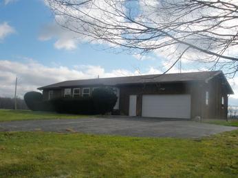8441 Lost Bridge Rd, Andrews, IN 46702 