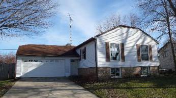 2041 Lockerbie Dr, Columbus, IN 47203 