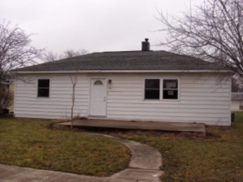 609 S Prairie St, Brookston, IN 47923 