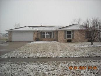 332 Hickory St NW, Demotte, IN 46310 