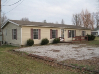 899 6th St NE, Linton, IN 47441 