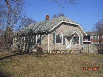 512 E Mcclain Ave, Scottsburg, IN 47170 