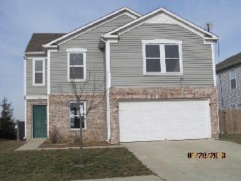 956 Bentgrass Dr, Greenwood, IN 46143 