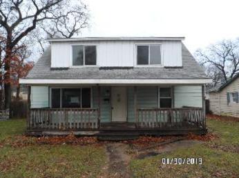 2741 Henry St, Lake Station, IN 46405 