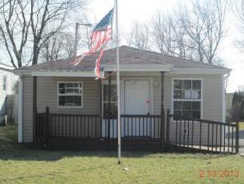 1307 E 37th St, Anderson, IN 46013 