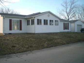 38 Fountain Lake Dr, Greenfield, IN 46140 