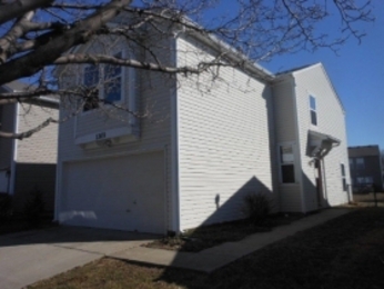 1303 Crescent Dr, Greenwood, IN 46143 