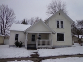 404 E Randolph St, Angola, IN 46703 