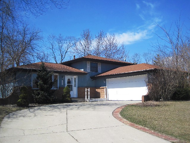 7476 Morton St, Merrillville, IN 46410 