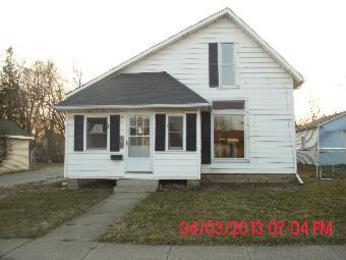 104 S Nappanee St, Nappanee, IN 46550 