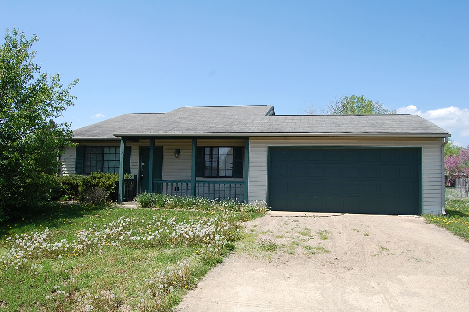 8364 Saxon Court, Columbus, IN 47201 