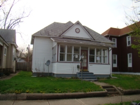 1915 S 8th St, Terre Haute, IN 47802 