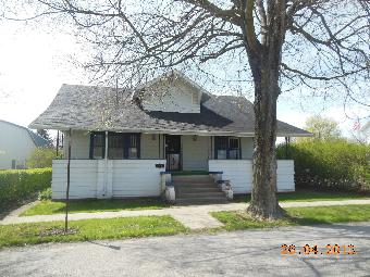 148 N Water St, Albany, IN 47320 
