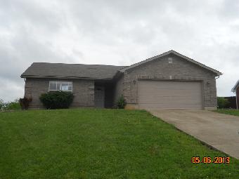 2812 Boulder Ridge Dr, Jeffersonville, IN 47130 