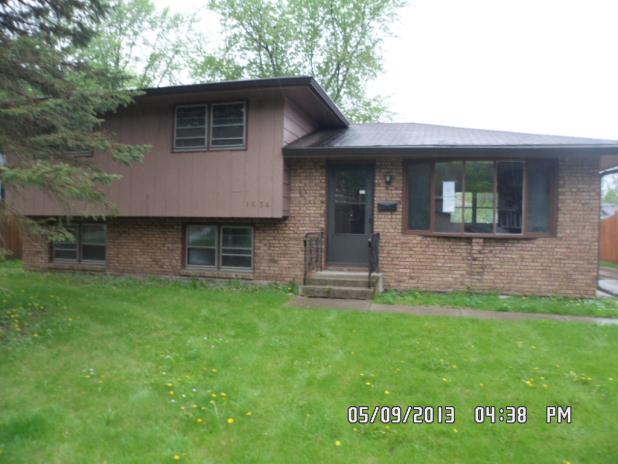 1534 Maple St, Hobart, IN 46342 