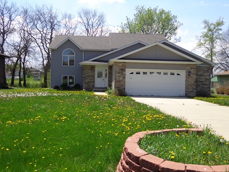 3877 Kingsway Dr, Crown Point, IN 46307 