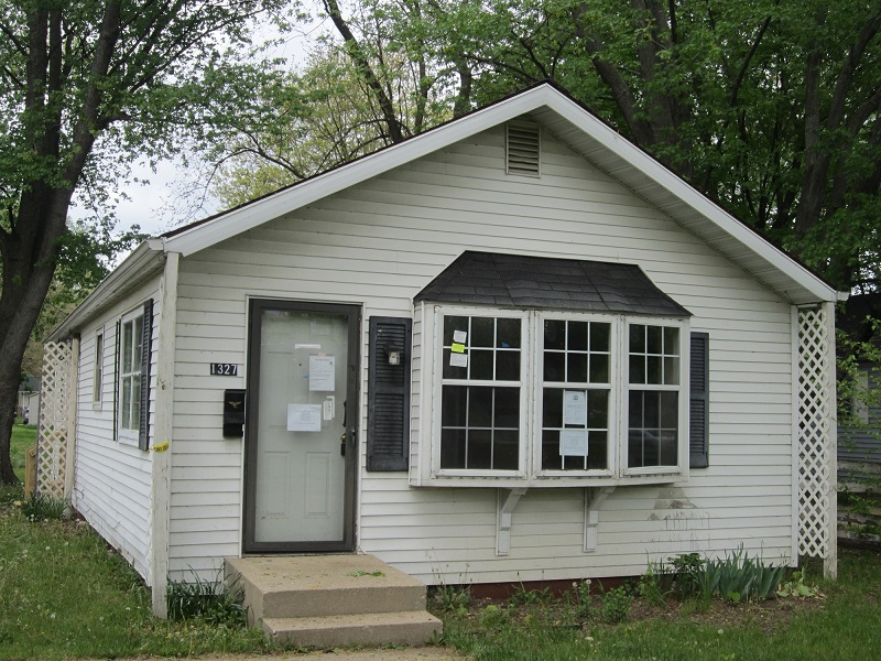 1327 Okema St, Elkhart, IN 46516 