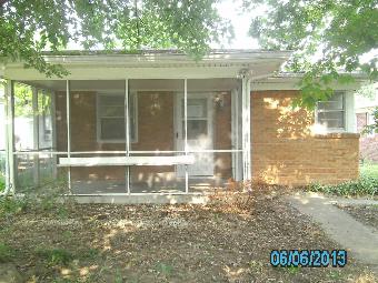307 N 8th Ave, Beech Grove, IN 46107 