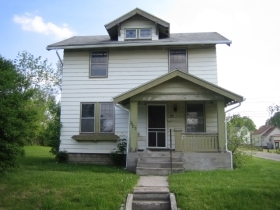 2402 Reynolds St, Fort Wayne, IN 46803 